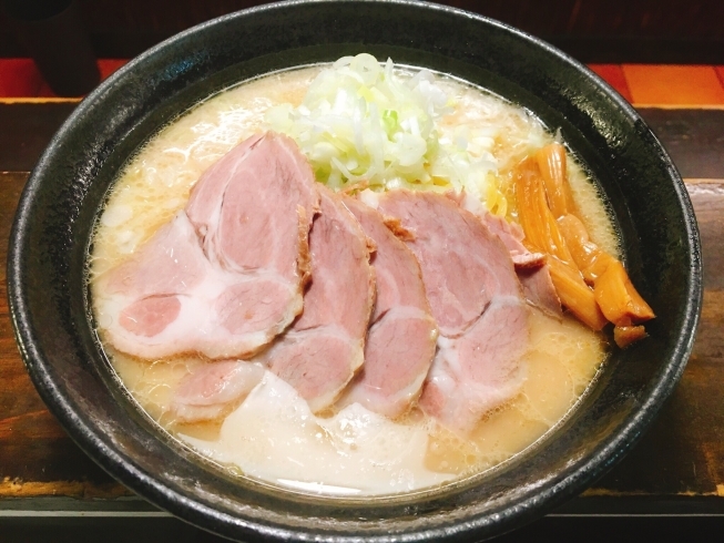 「白湯【パイタン】チャーシュー麺 正油‼️」