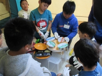 缶詰を上手に開けられるかな？