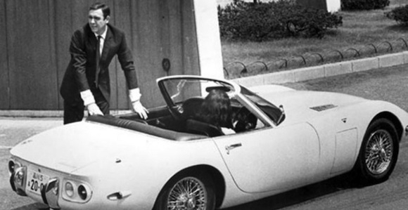 映画「007は二度死ぬ」でボンドカーとして使用された「トヨタ2000GT」。国産のボンドカーはこれのみ。ボンドを演じる名優ショーン・コネリーが長身（188cm）のため、オープンボディの車体が映画用2台のみ特注された。