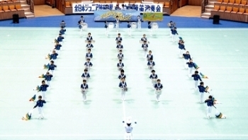 レイクサイドエンジェルスの活動を通して音楽的感性を育てます。「学校法人聖愛学園 認定こども園 のぞみ」