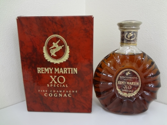 REMY MARTIN XO COGNAC「洋酒 お買取りさせて頂きました レミーマルタンXO コニャック 高額査定となりました 洋酒、切手、ビール券、ブランド時計、貴金属、ダイヤ、色石の 買取りと査定は「チケット大黒屋」金町北口店」