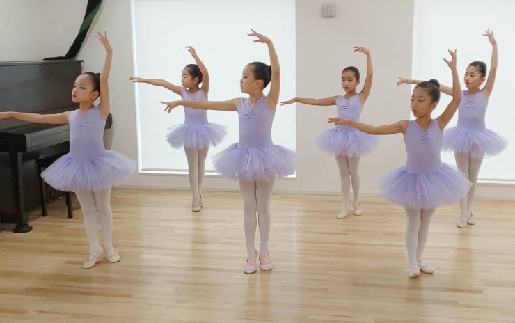 バレエは、ウクライナ人講師がロシアバレエを教えます「三島市ダンス  バレエ教室 楽しく通える！女の子に人気の習い事」