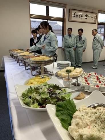 順番！順番！はやく食べたーーい！！「恒例★お誕生会をウォッチ！」