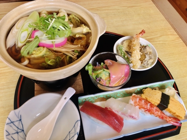 鍋焼うどん膳　1,300円＋税「寒い季節におすすめのランチ」