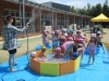 　　　冷た～い！　でも気持ちいい～
　　　　先生もっとかけてぇ「行方市立玉造幼稚園」