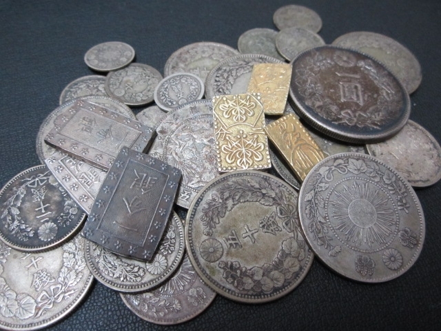 古い金貨や銀貨などお買取りいたします！「伊丹市で古銭のお買取りと言えば、おたからやJR伊丹店です！」