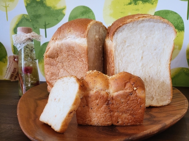 新しくミニ食パンも仲間入り「毎月第２第４金曜日パン販売」