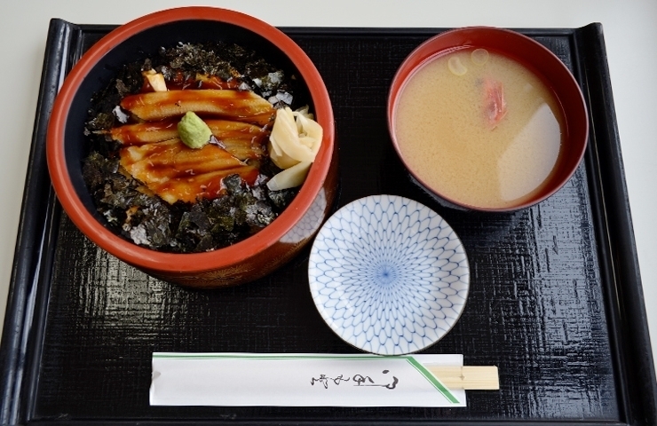 穴子丼「おはようございます☀️12/14(土)のおすすめmenu✨・穴子丼……¥1,200-です。٩(๑^o^๑)۶」