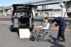 車イスのまま乗り降りできるので楽々。「車椅子のまま楽々移動❗」