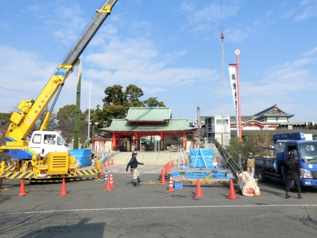 門松起こし「毎年恒例！！　成田山大阪別院　明王院　門松設置作業」