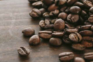 「市川駅南口すぐ【グリーン珈琲焙煎所 】コーヒーは生鮮食品です。注文毎にその場で焙煎、鮮度抜群のコーヒー豆をご用意いたします！珍しい「ケニアのコーヒー」入荷しました！」