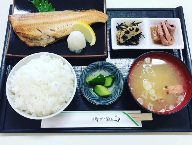 焼魚定食「おはようございます☀️1/24(金)本日のおすすめmenu✨焼魚定食……¥850-(ホッケの一夜干し)です。」