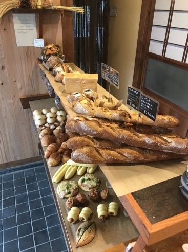 「風つよめ…◆今日のオススメはハード系‼️【長泉町　古民家　パン】」