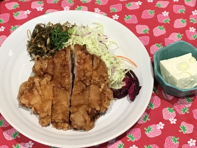 「本日のAランチは　山賊焼き(^.^)」