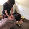 整体で辛い凝りやお疲れを癒します「背中の凝りにご注意！」