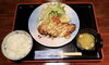 「3月4日(水)一魚一会のおすすめランチは「チキンカツのチーズ焼き」です♪お値段は680円！お惣菜はなんと無料‼︎」