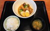 「3月5日(木) 一魚一会のおすすめランチは「牛肉と大根の味噌煮込み」です♪お値段は680円！なんとお惣菜は無料‼︎」