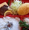 「一魚一会　明日の日替り弁当は鶏の塩昆布炒め」