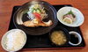 「3月6日(金) 一魚一会のおすすめランチは「ブリのソテー　レモンソースがけ　刺身付き」です♪値段は680円♪お惣菜はなんと無料‼︎」