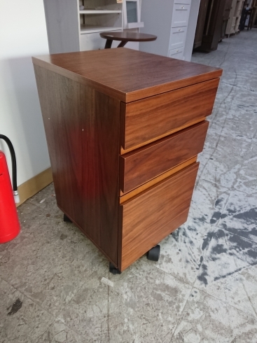 「3月9日①税込8,800円Walnut Desk Chest」