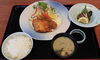 「3月18日(水) 一魚一会のおすすめランチは「アジフライ　刺身付き」です♪お値段は680円♪お惣菜はなんて無料でいただけます♪」