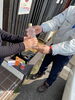 お客様に容器を用意してもらう。(容器不足のため)「「次亜塩素酸水」を無償提供いたしました!」