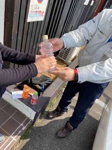 お客様に容器を用意してもらう。（容器不足のため）「「次亜塩素酸水」を無償提供いたしました！」