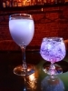左から『パープルタウン』『セクシャルバイオレット』「津田沼のBAR YORKでは、医療従事者の方向けのサービスを開始しました。」