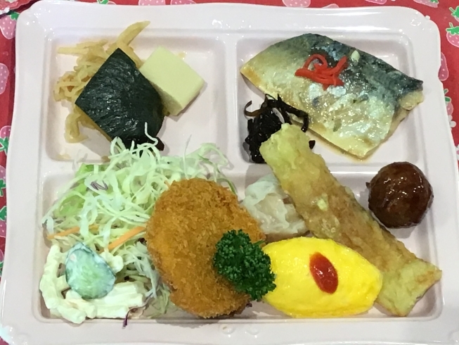 「和洋中バラエティプレートランチ(^.^)」