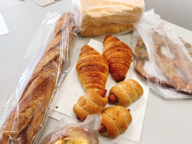 サクサクのクロワッサンとふわふわの食パン「まいぷれ三島応援プロジェクト　Boulangerie Ca depend（ブーランジェリーサデポン）」