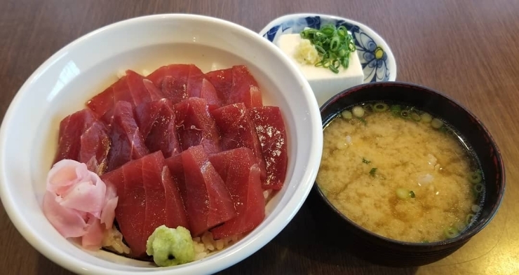 ランチメニュー本マグロ丼1,000円「ランチ&テイクアウト」