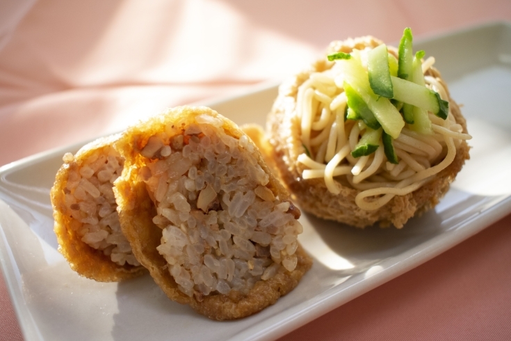 きむらやさんの一番人気、胡桃いなり＆蕎麦いなり「笠間稲荷神社の門前通りにあるお店」