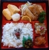 「明日の日替り弁当はアジのピカタ」