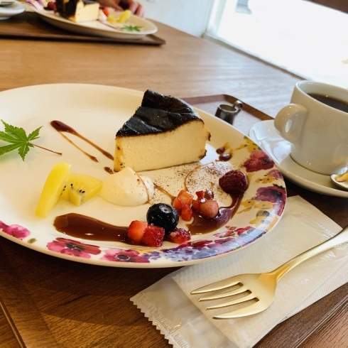 バスクチーズケーキ「お久しぶりの…♡斐川町 仏壇」