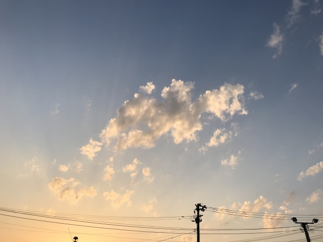 夕陽に照らされてきれいな空(^^♪「夏日もひと段落!(^^)!」