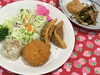 「本日のAランチは　メンチカツとジャンボしゅうまいと揚げ餃子」