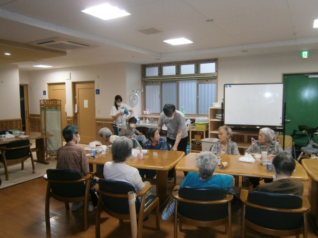 「梅雨　　交野市　デイサービス　老人ホーム　小林診療所」