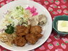 「本日のAランチは　とりからとシューマイ。」