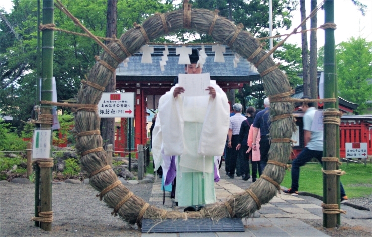 6月の大祓式「夏越の祓」の様子「6月の大祓式［夏越の祓］ 『延喜式内名神大社　生島足島神社』のご案内」