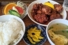 鶏肉の甘酢定食(ライス・漬物・スープ・フルーツ付き) / 香園