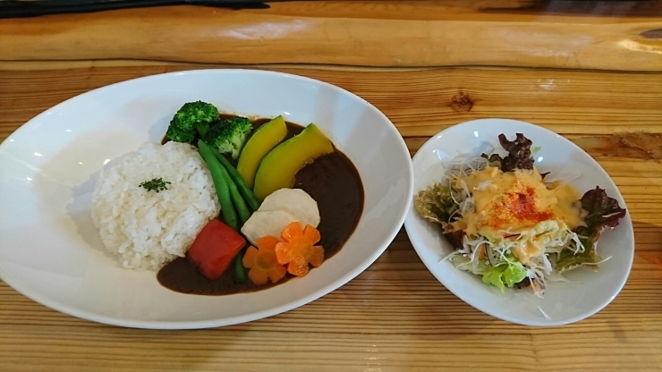 野菜たっぷりのカレーです「「くまもと健康づくり応援店」です！」