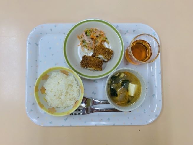 「今日の給食と園の様子（谷史季保育園）7月30 日」