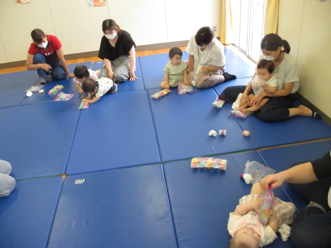 圧縮袋で、ひんやりおもちゃ！「今日は「こりす組」がありました！」