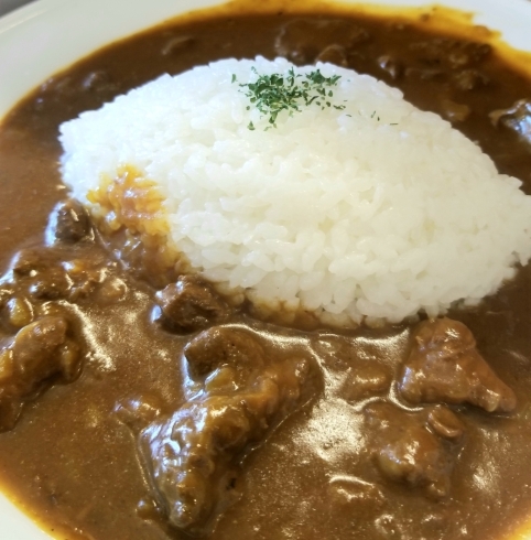 「和牛がゴロッと入った「海軍カレー」」