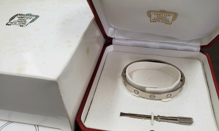 カルティエ　ラブブレス　750WG「Cartier カルティエ ラブブレス 750WG　お買取りです。　買取専門　おたからや　大神宮下駅本店　船橋　津田沼　千葉」