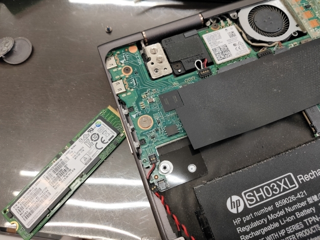 ノートPCを分解して1TBのSSDを取り出し。「夏季休業のお知らせ」