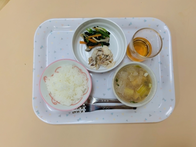 「今日の給食（谷史季保育園）8月18日」