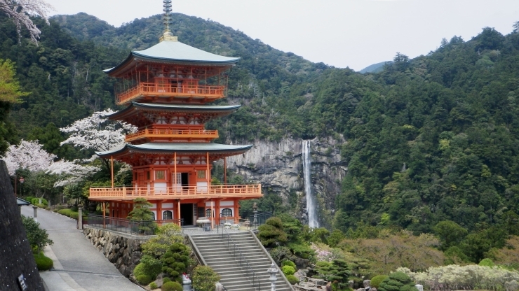 那智の滝「この夏行くべきな和歌山のおすすめスポット❣【那智の滝】」
