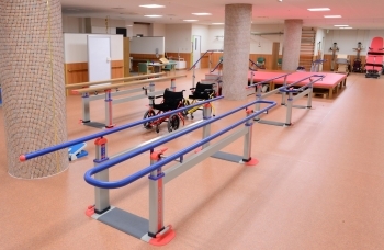 床面積465平米のリハビリテーションセンター「医療法人社団 神田会 木曽病院」