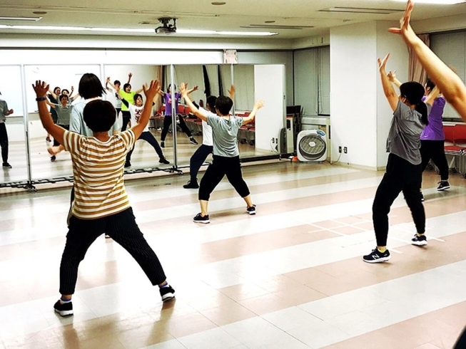 イメージ画像「筋トレよりも楽しく、散歩より効果的な運動「シニアダンスクラス」60歳以上の方でもダンスが楽しめるんです！早速仲間が増えましたよ。」